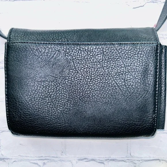 Nwot Women’s GH Bass Company Leather Crossbody Purse - Picture 5 of 8